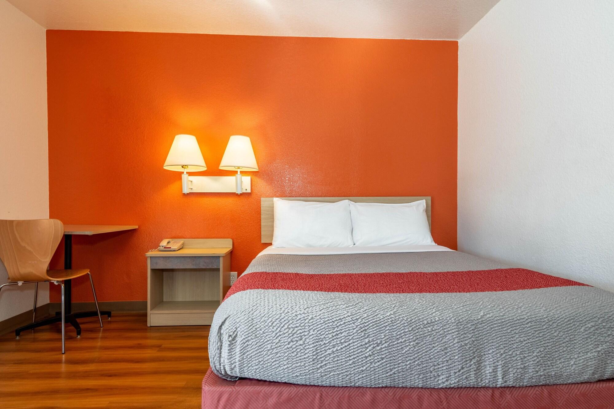 Hotel 6-belmont, Ca - San Francisco - Redwood Belmont